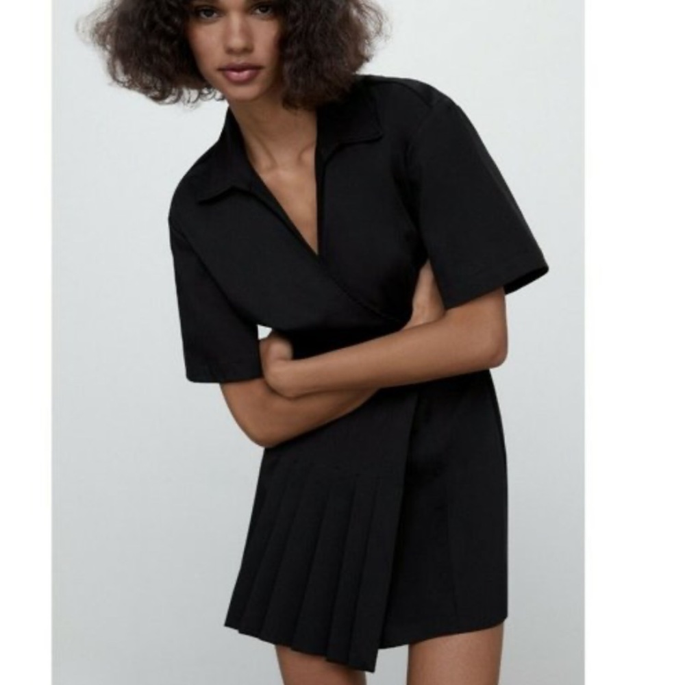 ZARA Women's Size Medium Black Stretch Poplin Short Sleeve Pleated Mini Dress XS